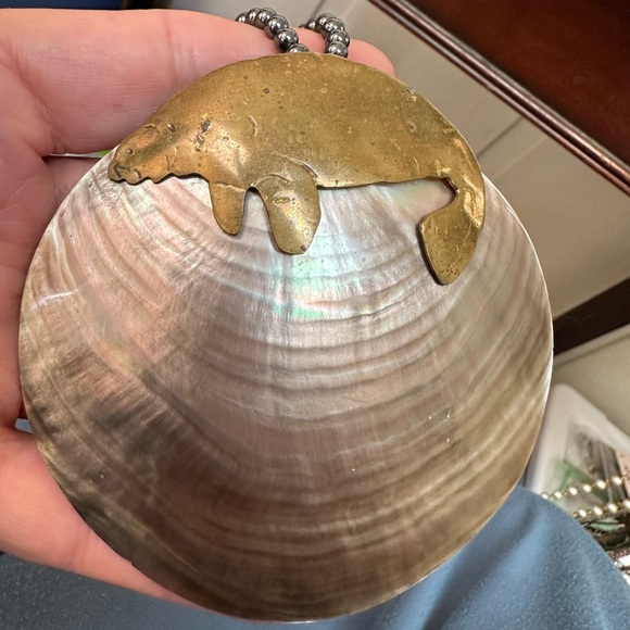 Gorgeous artisan abalone shell and brass manatee necklace - Picture 9 of 10